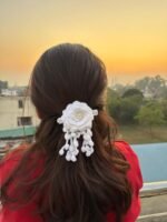 Handmade Crochet White Floral Hair Clip – Elegant Pearl Center Hair Accessory - Image 3