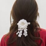 Handmade Crochet White Floral Hair Clip – Elegant Pearl Center Hair Accessory - Image 2