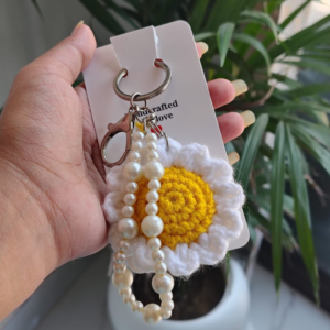 Handmade Crochet Daisy Pearl Keychain for Women & Girls | Cute Floral Bag Charm | Aesthetic Key Ring Accessory | Gift for Her